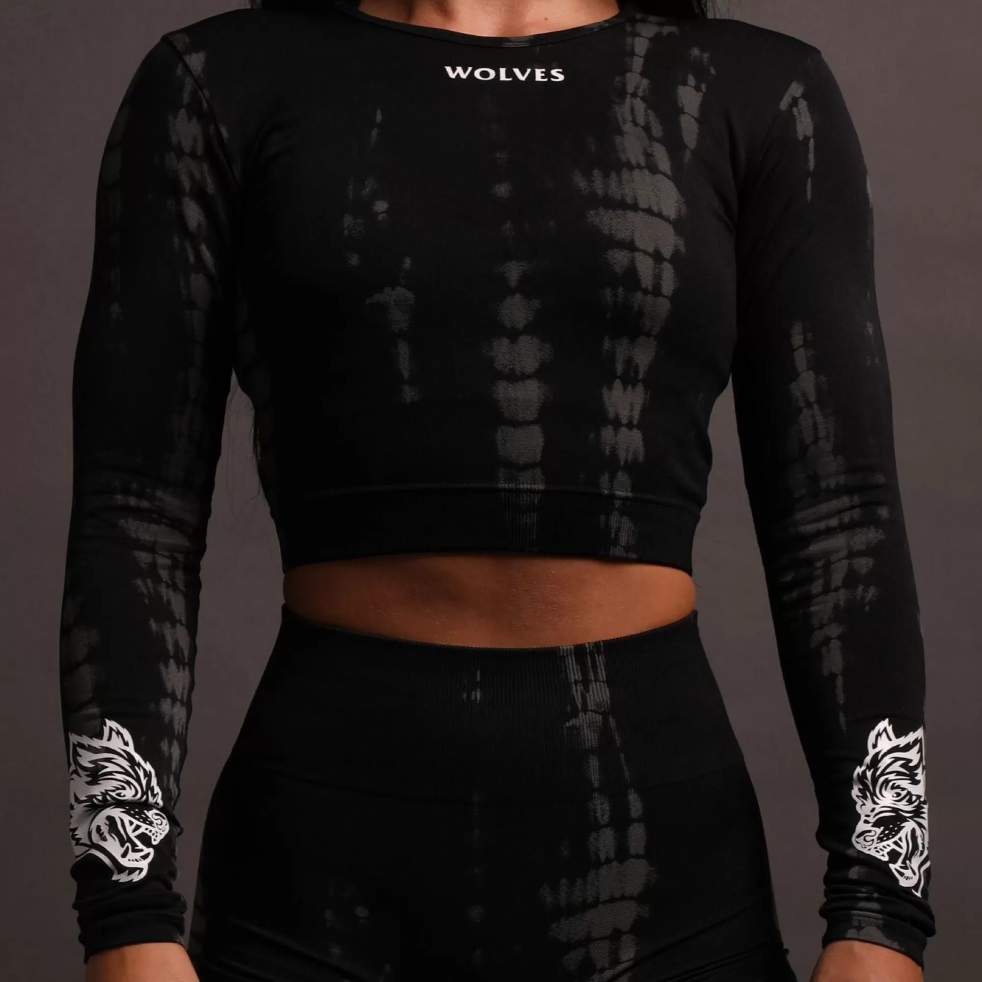 Sale Hardcore L/S "Everson Seamless" Top In Tonal Black Serpent Women Seamless