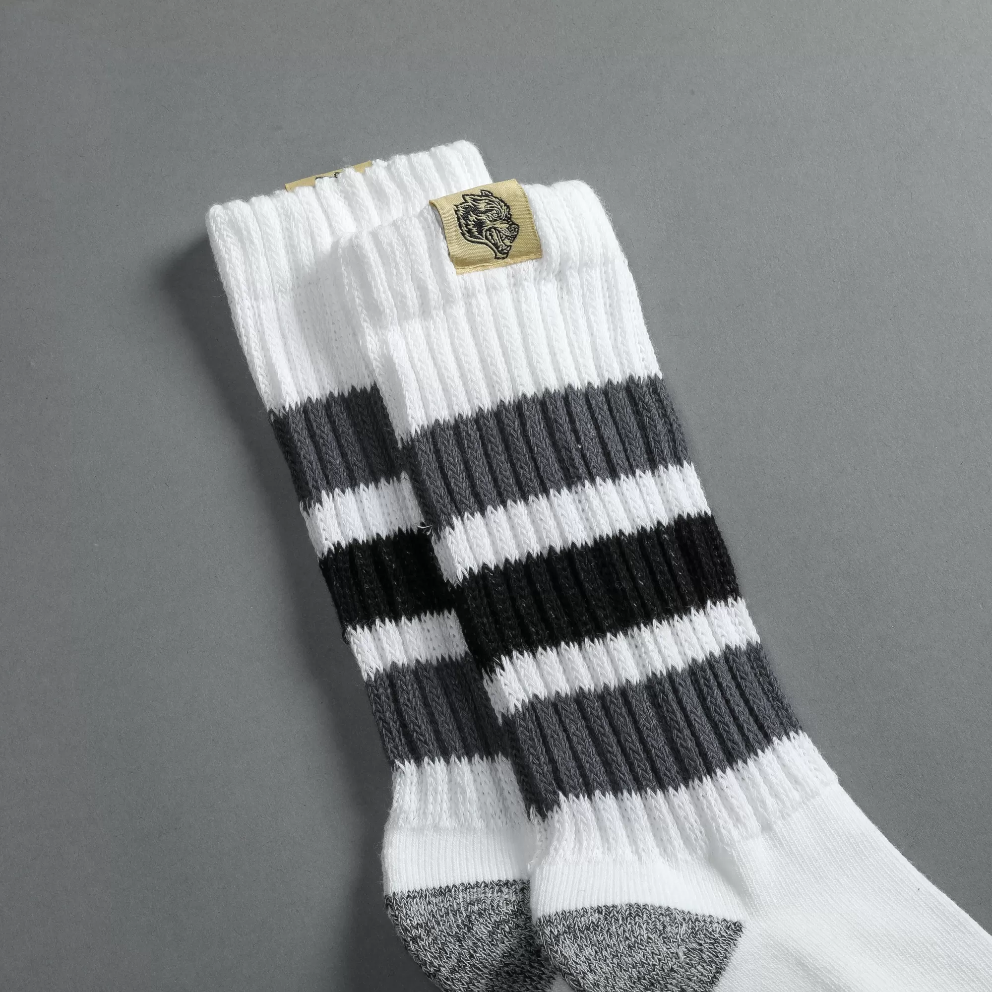 Discount Wolf Patch Gym Class Socks In Cream/Norse Blue/Black Socks